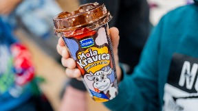 Pokloni deci bez roditeljskog staranja